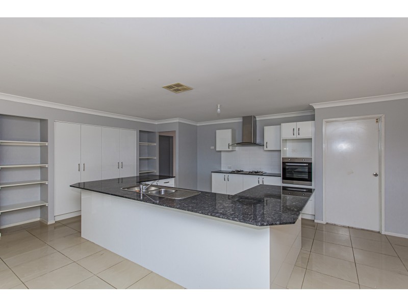 9 Centenary Close, Bolwarra Heights NSW 2320