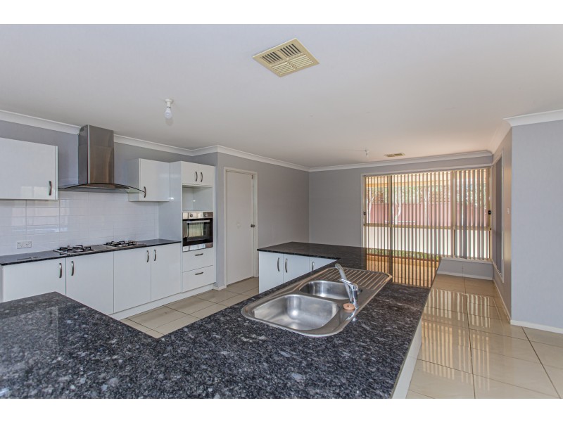 9 Centenary Close, Bolwarra Heights NSW 2320