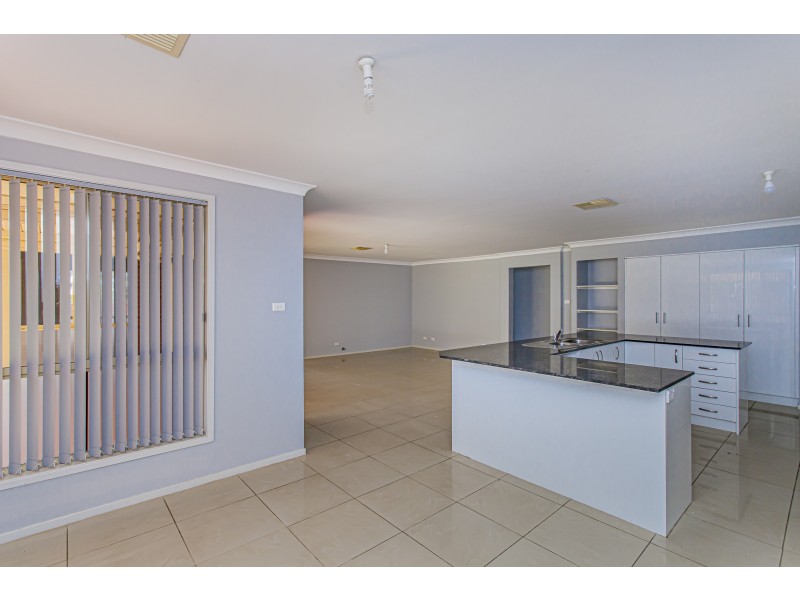 9 Centenary Close, Bolwarra Heights NSW 2320