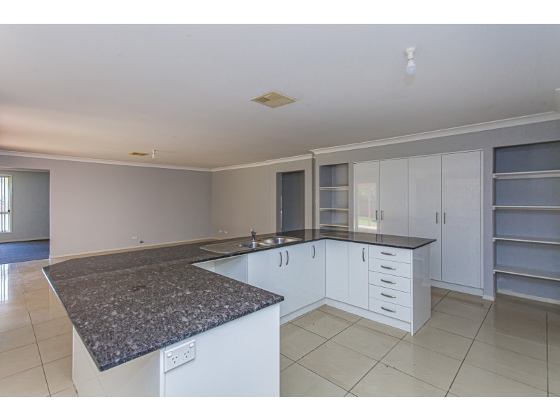 9 Centenary Close, Bolwarra Heights NSW 2320