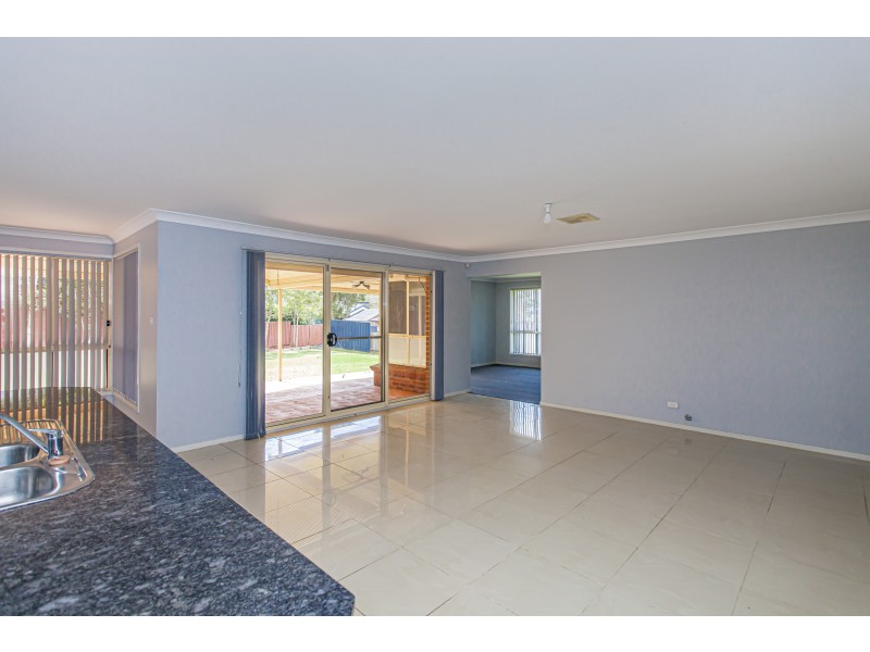 9 Centenary Close, Bolwarra Heights NSW 2320