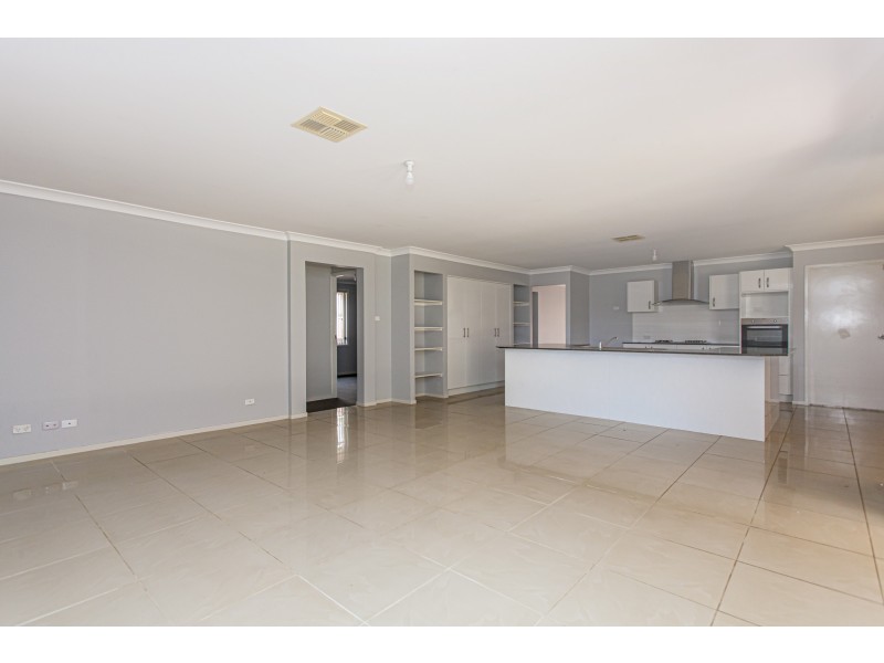 9 Centenary Close, Bolwarra Heights NSW 2320