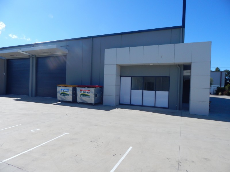 2/5 Frost Drive, Mayfield West NSW 2304