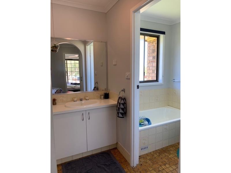 4 CEDAR HILL LANE, Raymond Terrace NSW 2324