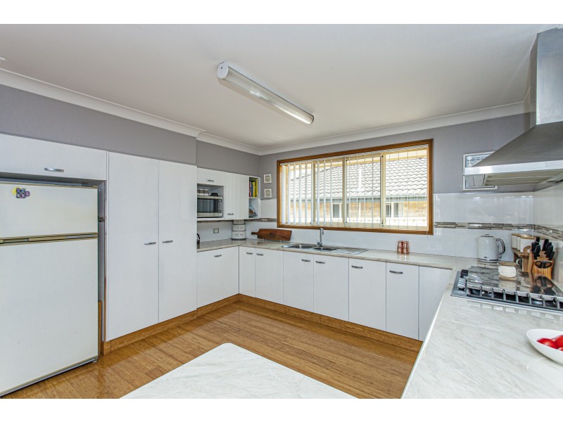 18 Jessica Close, Raymond Terrace NSW 2324