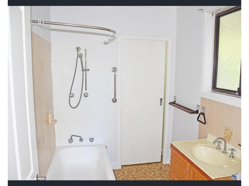 24 WINDSOR STREET, Raymond Terrace NSW 2324