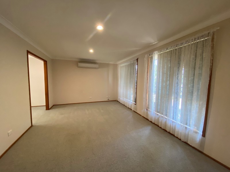 2 CEDERWOOD CRESCENT, Raymond Terrace NSW 2324