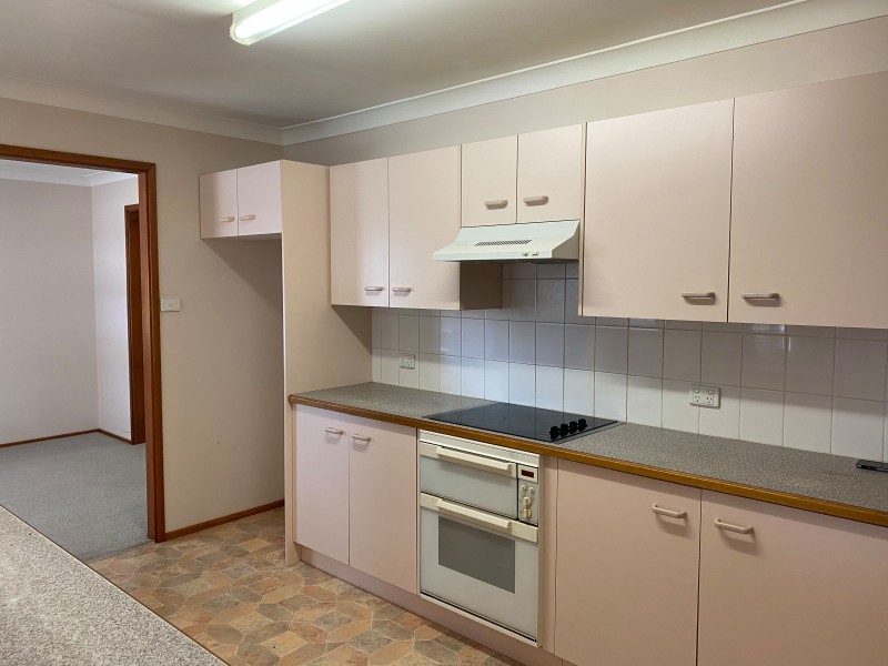 2 CEDERWOOD CRESCENT, Raymond Terrace NSW 2324