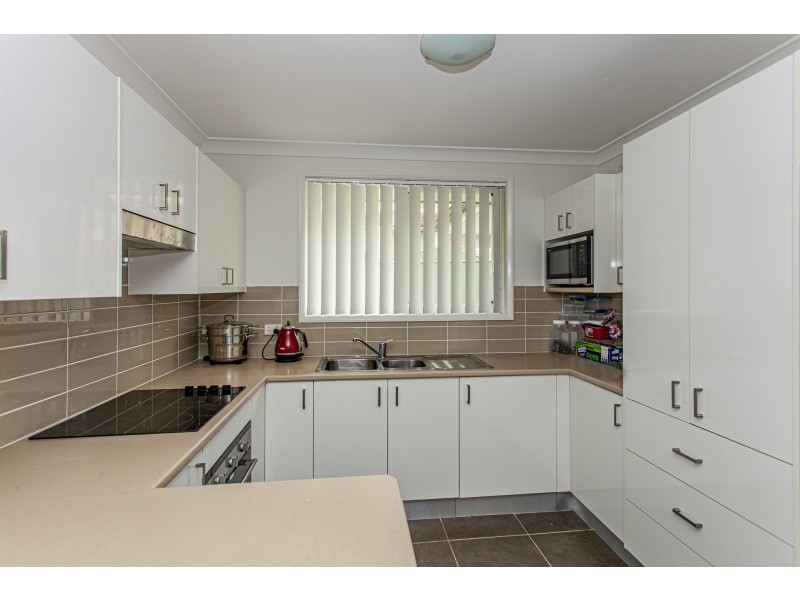 9 Oak Circuit, Raymond Terrace NSW 2324