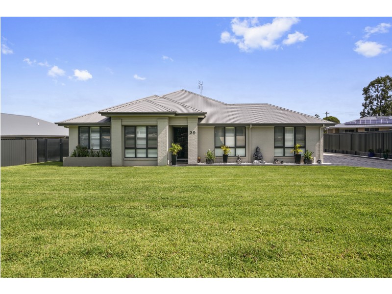 39 Woodlands Drive, Weston NSW 2326