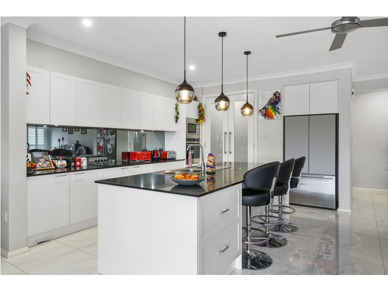 39 Woodlands Drive, Weston NSW 2326