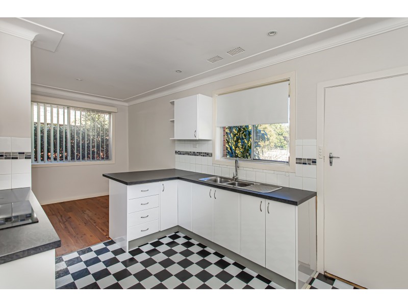 4 Meredith Crescent, Raymond Terrace NSW 2324