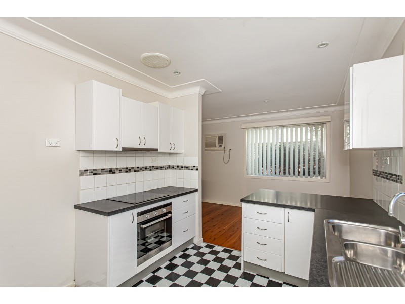 4 Meredith Crescent, Raymond Terrace NSW 2324