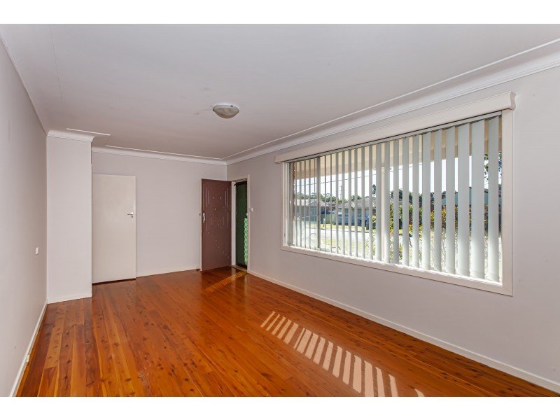 4 Meredith Crescent, Raymond Terrace NSW 2324