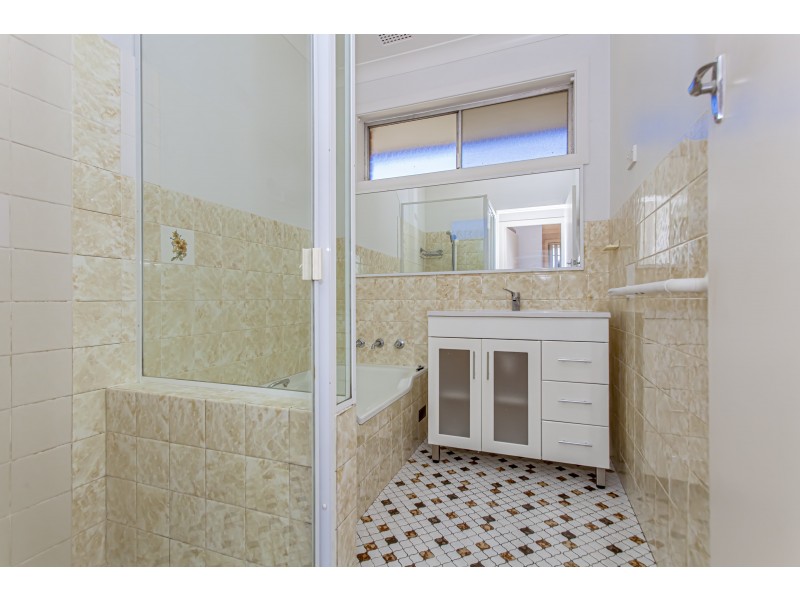 4 Meredith Crescent, Raymond Terrace NSW 2324