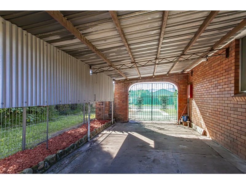 4 Meredith Crescent, Raymond Terrace NSW 2324