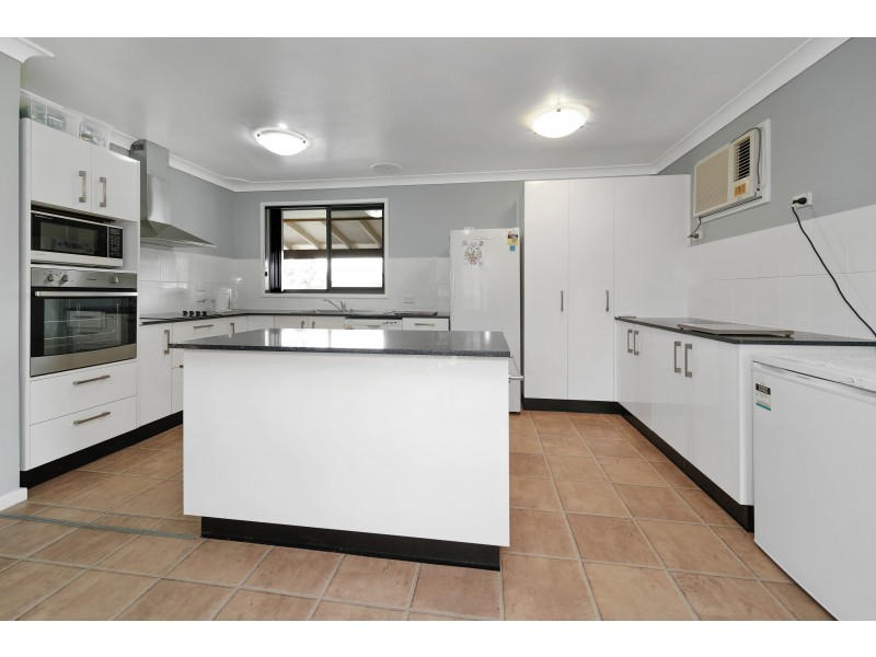 42 Welshmans Creek Road, Wallarobba NSW 2420