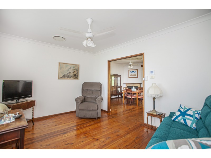 18 Warren Street, Seaham NSW 2324