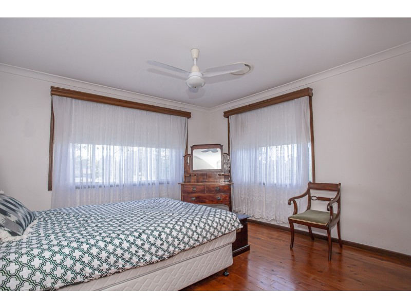 18 Warren Street, Seaham NSW 2324