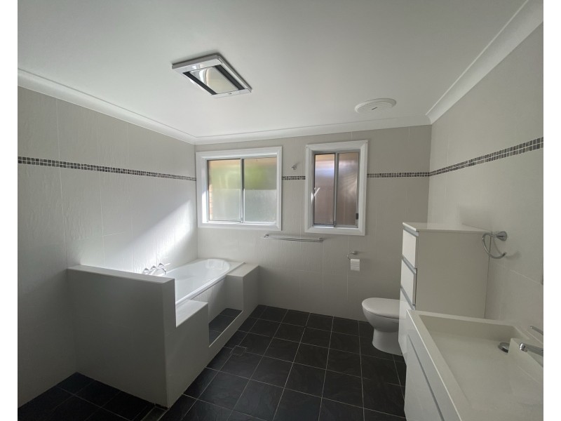 30 ROBERT CAMPBELL DRIVE, Raymond Terrace NSW 2324