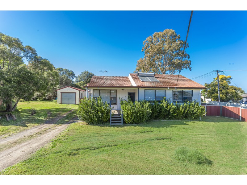 2 Morgan Cresecent, Raymond Terrace NSW 2324