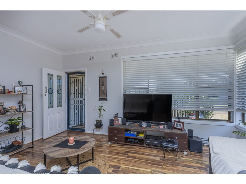 2 Morgan Cresecent, Raymond Terrace NSW 2324