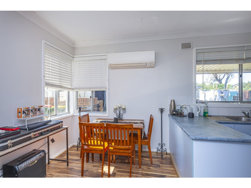 2 Morgan Cresecent, Raymond Terrace NSW 2324