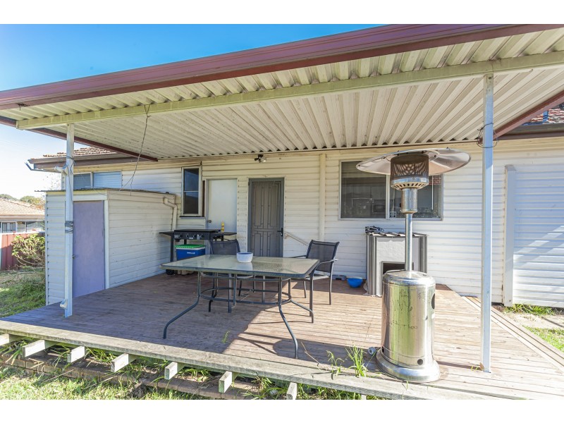 2 Morgan Cresecent, Raymond Terrace NSW 2324
