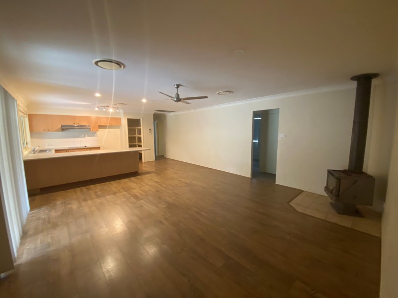 13 Storks Road, Glen Oak NSW 2320