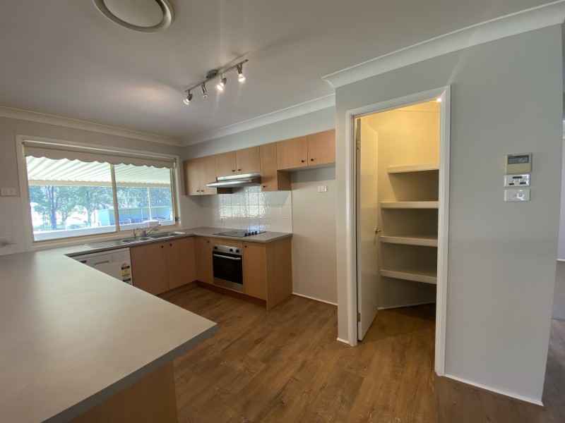 13 STORKS ROAD, Glen Oak NSW 2320