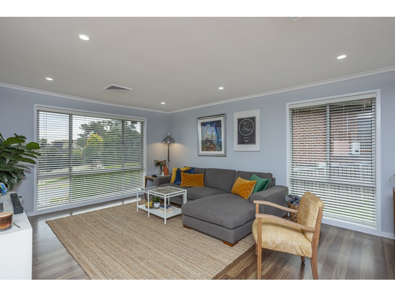 2 Henderson Close, Raymond Terrace NSW 2324