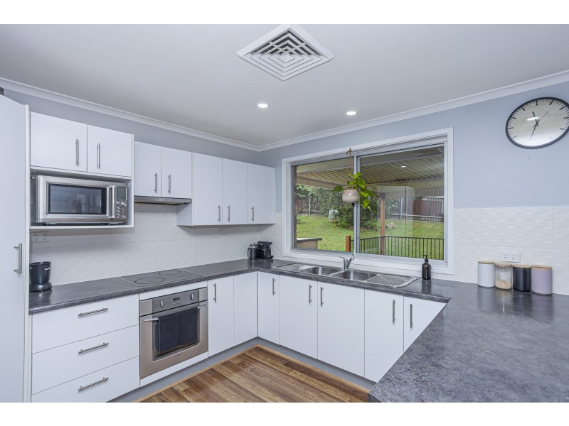 2 Henderson Close, Raymond Terrace NSW 2324