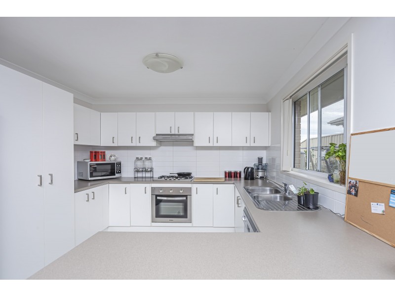 27 Closebourne Way, Raymond Terrace NSW 2324