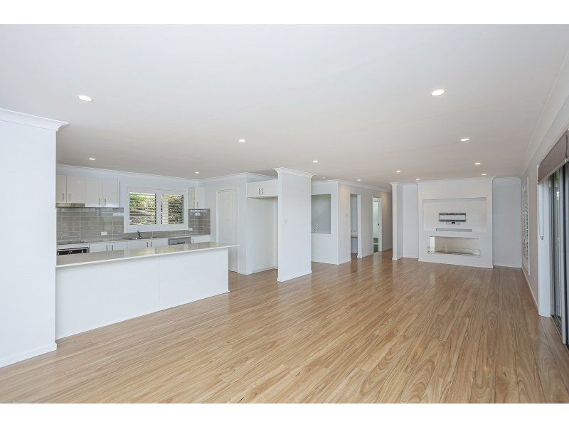 12 Pinehurst Way, Medowie NSW 2318