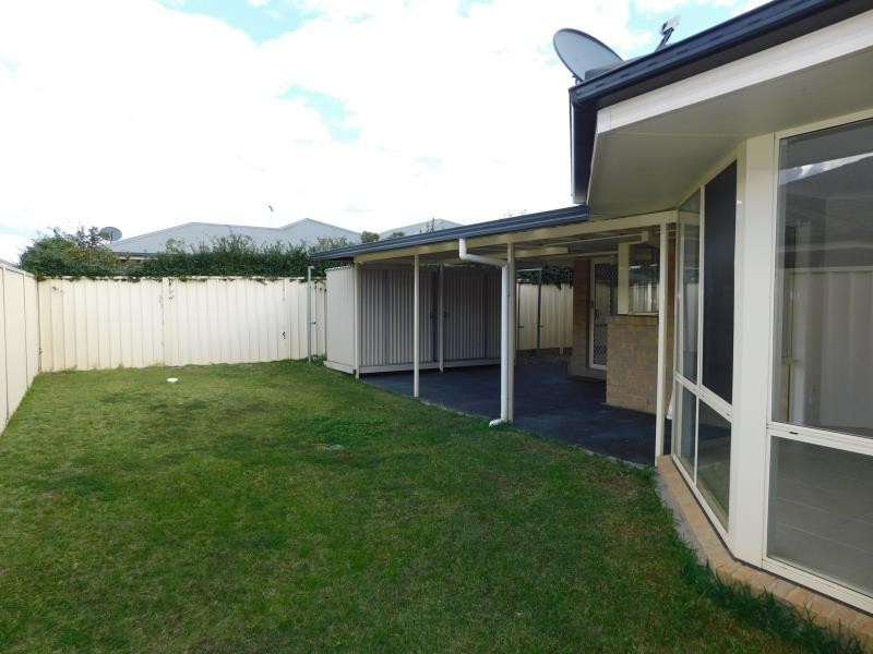 27 STRUTT CRESCENT, Metford NSW 2323