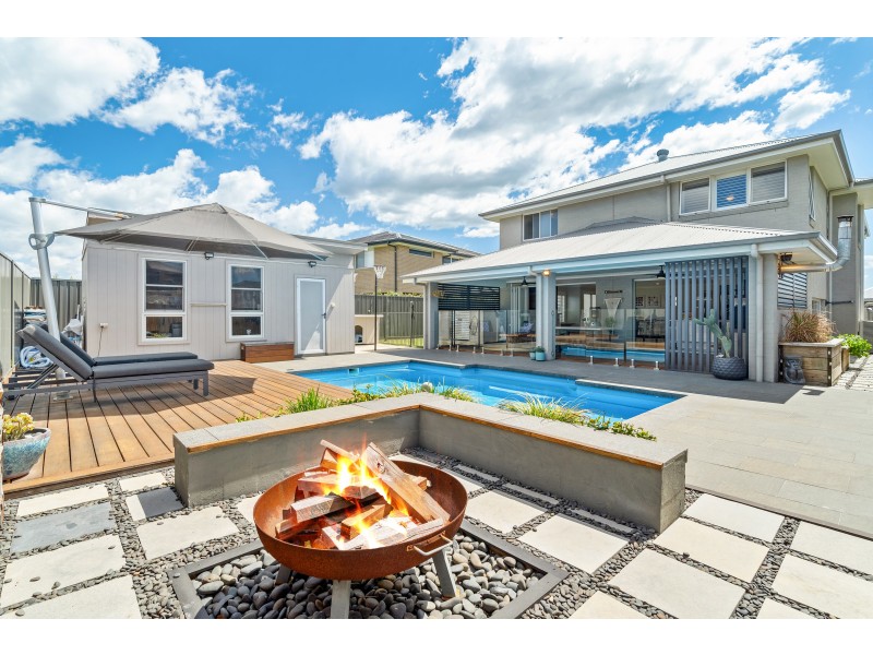 18 Plover Street, Fern Bay NSW 2295