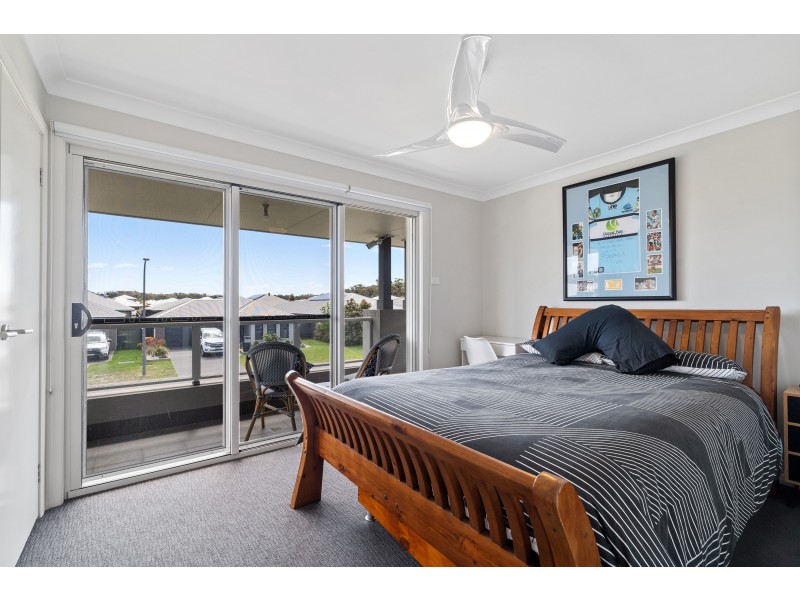 18 Plover Street, Fern Bay NSW 2295