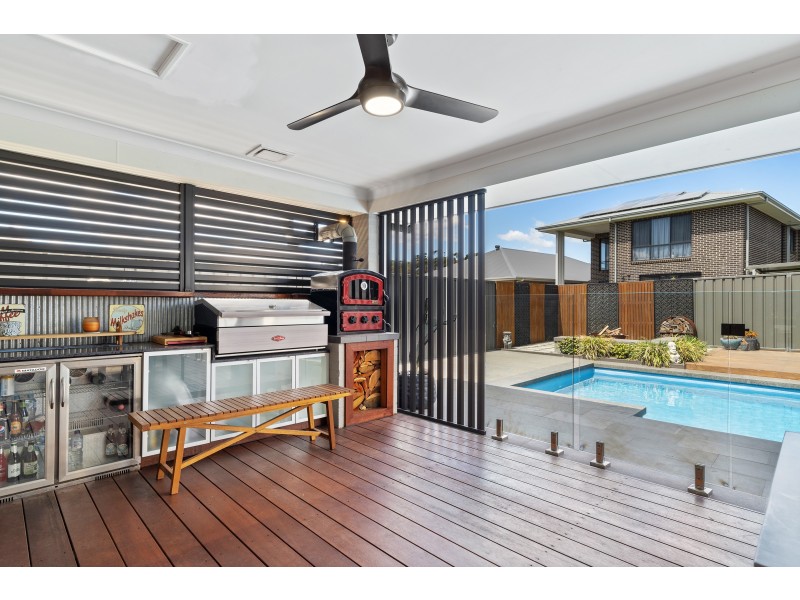 18 Plover Street, Fern Bay NSW 2295