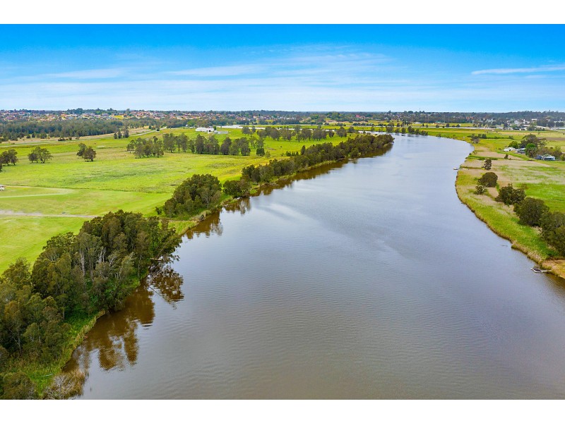 235 Newline Road, Raymond Terrace NSW 2324