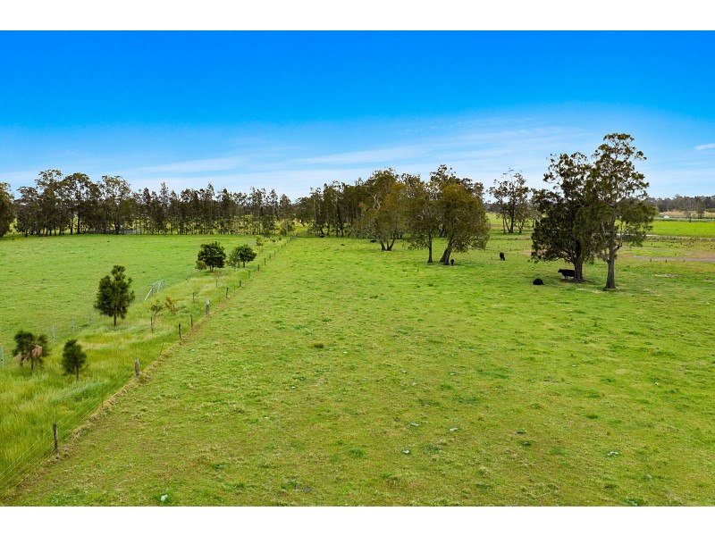 235 Newline Road, Raymond Terrace NSW 2324
