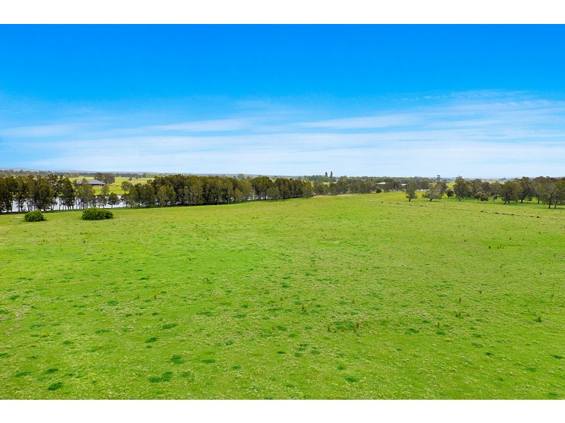 235 Newline Road, Raymond Terrace NSW 2324
