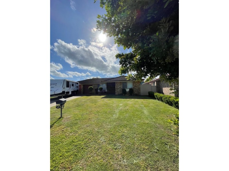 8 Kendall Place, Raymond Terrace NSW 2324