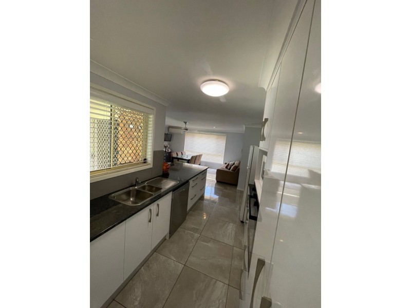 8 Kendall Place, Raymond Terrace NSW 2324