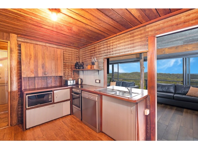 586 Fords Road, Limeburners Creek NSW 2324