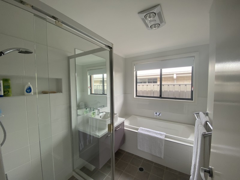 5 Water Street, Fern Bay NSW 2295