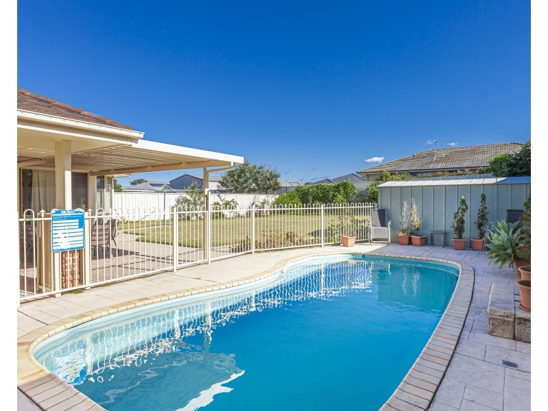 16 Gordon Reeve Close, Raymond Terrace NSW 2324