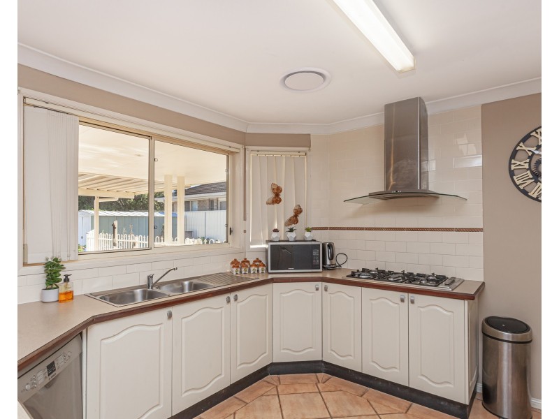 16 Gordon Reeve Close, Raymond Terrace NSW 2324
