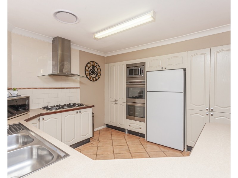 16 Gordon Reeve Close, Raymond Terrace NSW 2324