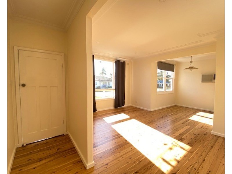 2 Dean Avenue, Raymond Terrace NSW 2324