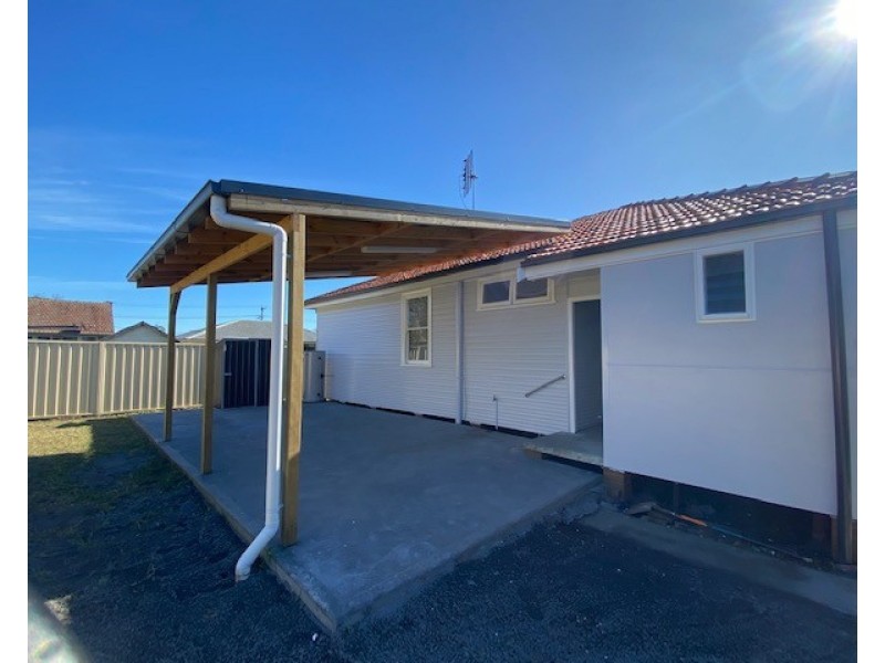 2 Dean Avenue, Raymond Terrace NSW 2324
